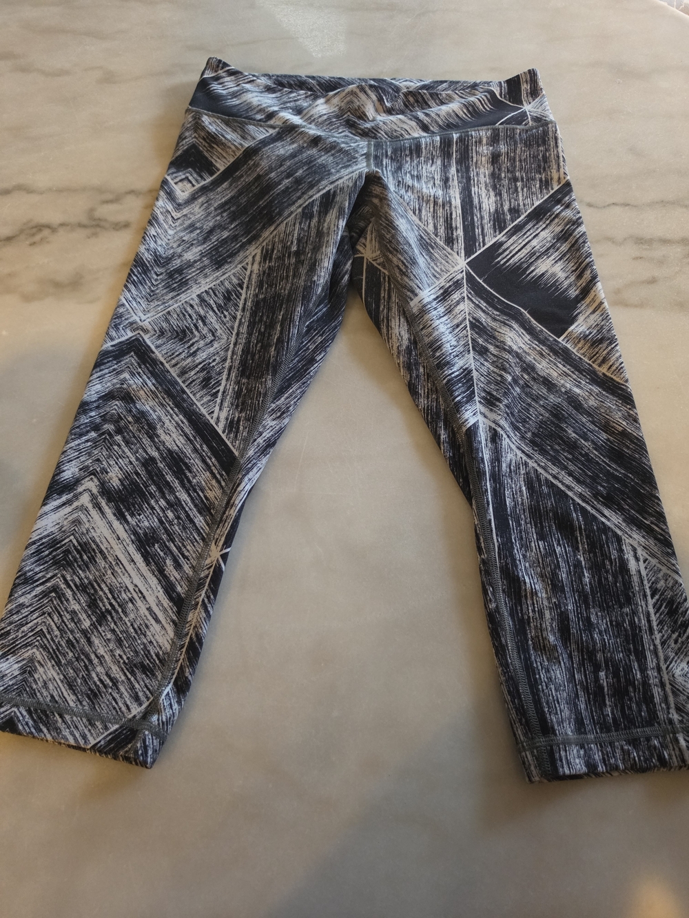 Lululemon Wunder Under crop leggings